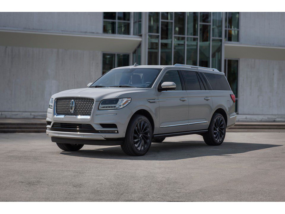 2020_Lincoln_Navigator_large_suv