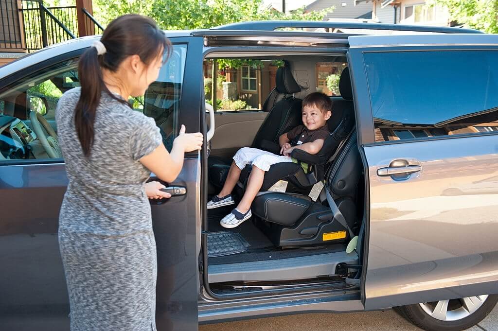 minivan-sliding-door