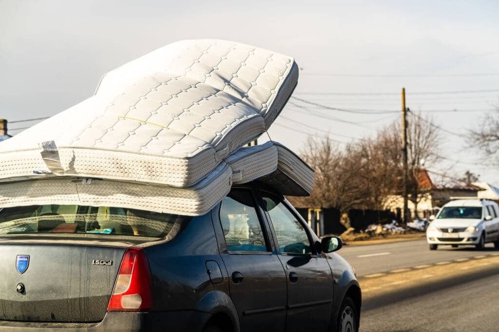mattress on car roof